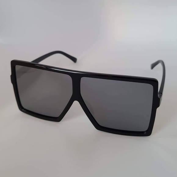 NWOT Mirror Tint Oversized Sunglasses - Picture 1 of 1